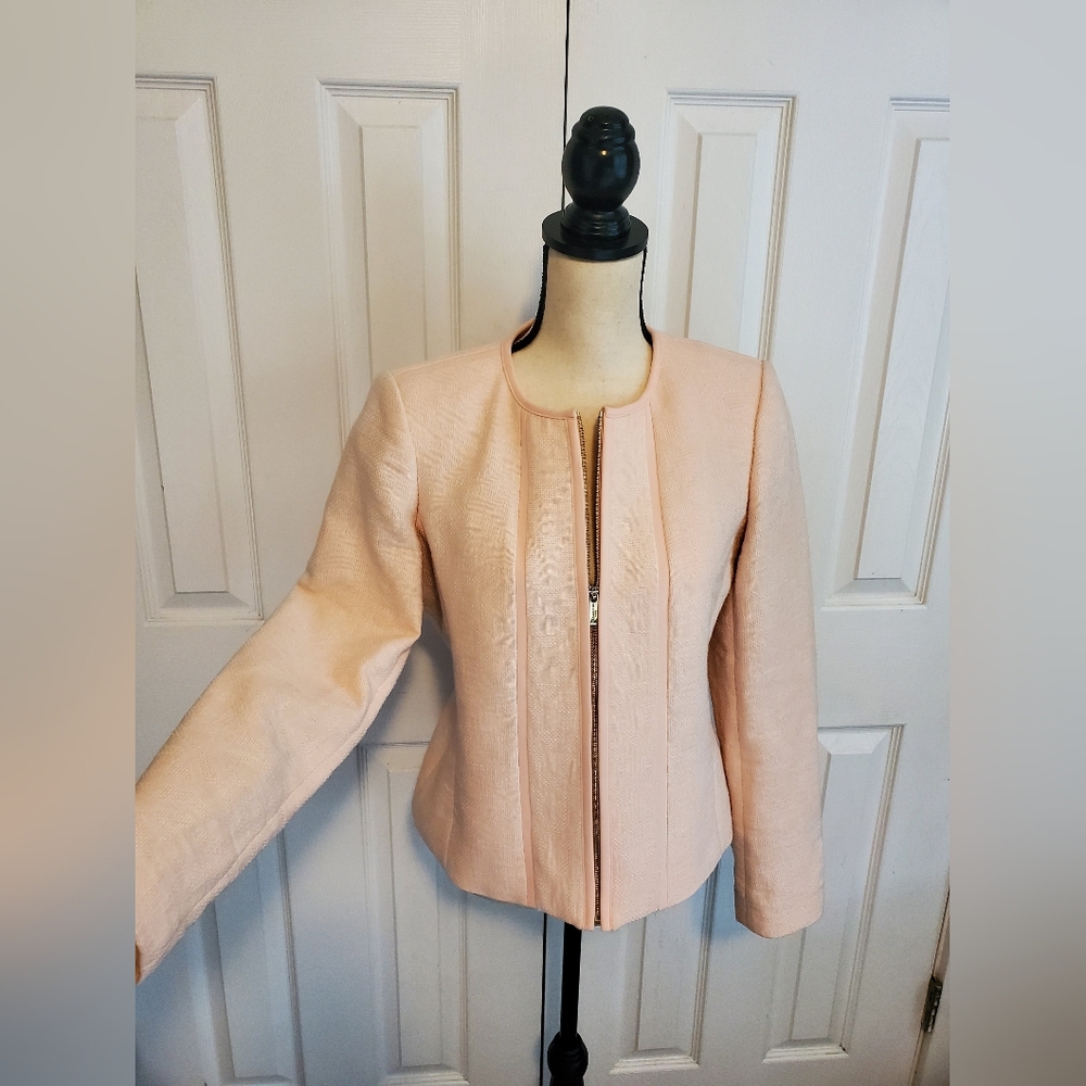 Elegant Women's Pink Jacket